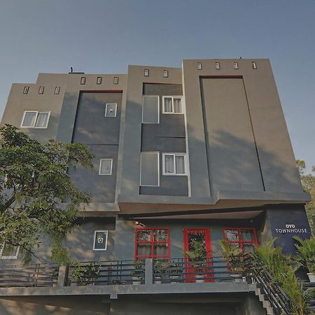 Super Townhouse 139 Ashiyana Smriti Upvan Near Emerald Mall Lucknow Bijnaur Exterior photo