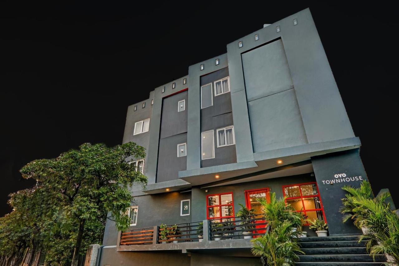 Super Townhouse 139 Ashiyana Smriti Upvan Near Emerald Mall Lucknow Bijnaur Exterior photo