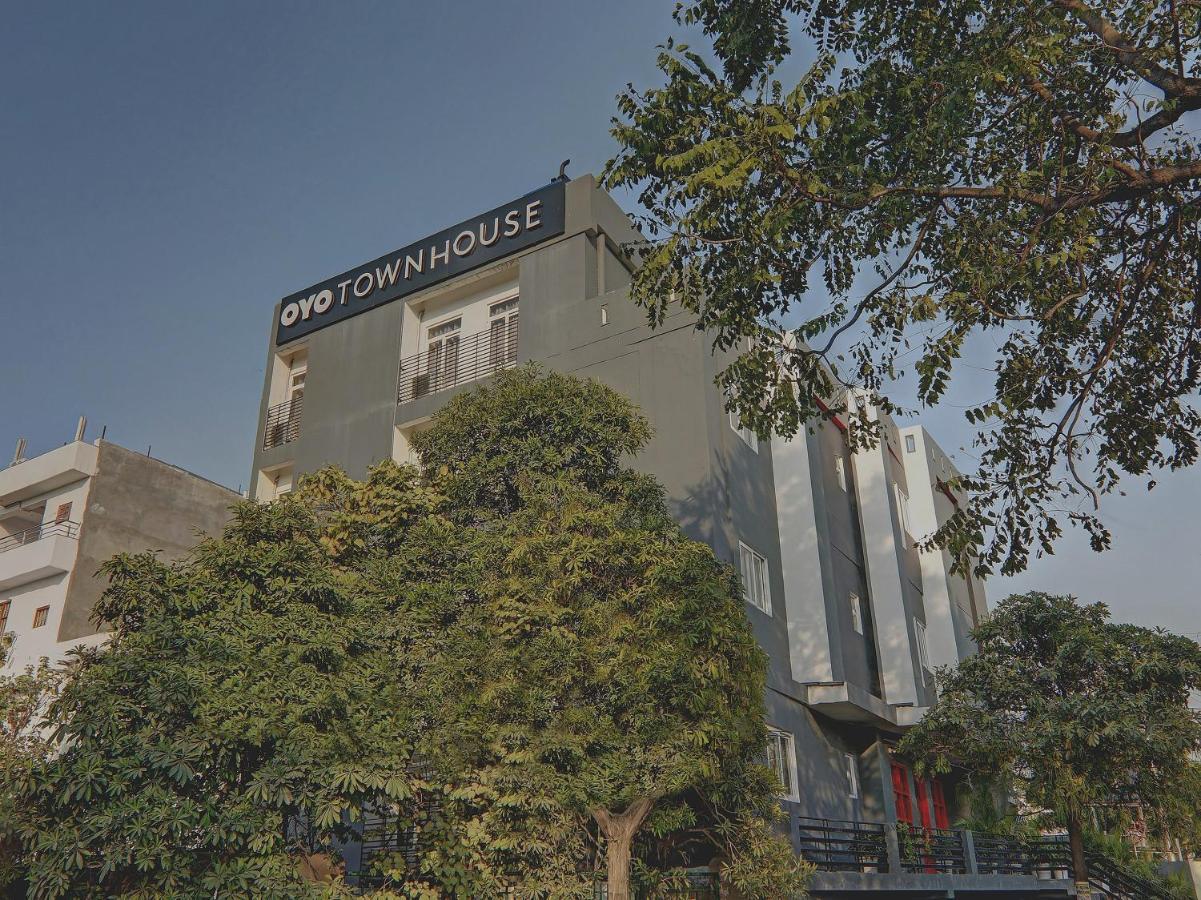 Super Townhouse 139 Ashiyana Smriti Upvan Near Emerald Mall Lucknow Bijnaur Exterior photo