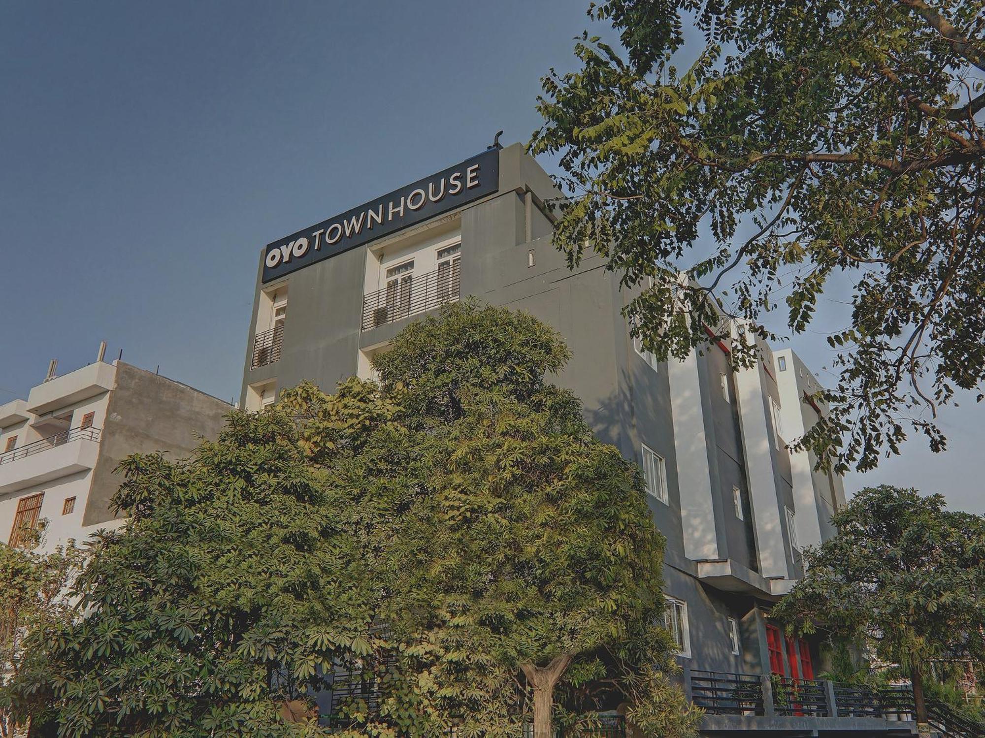Super Townhouse 139 Ashiyana Smriti Upvan Near Emerald Mall Lucknow Bijnaur Exterior photo
