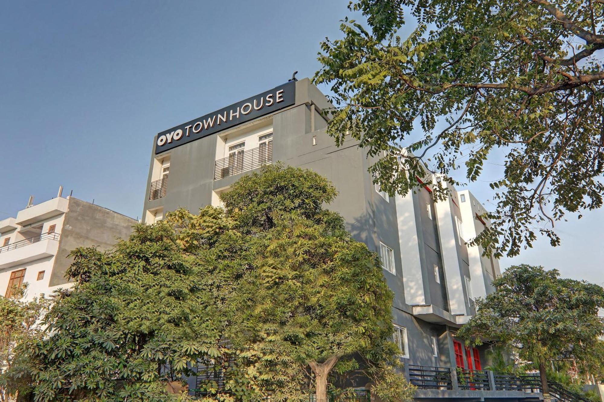 Super Townhouse 139 Ashiyana Smriti Upvan Near Emerald Mall Lucknow Bijnaur Exterior photo